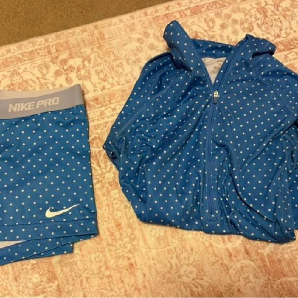 Nike Pro Blue Polka Dot Set